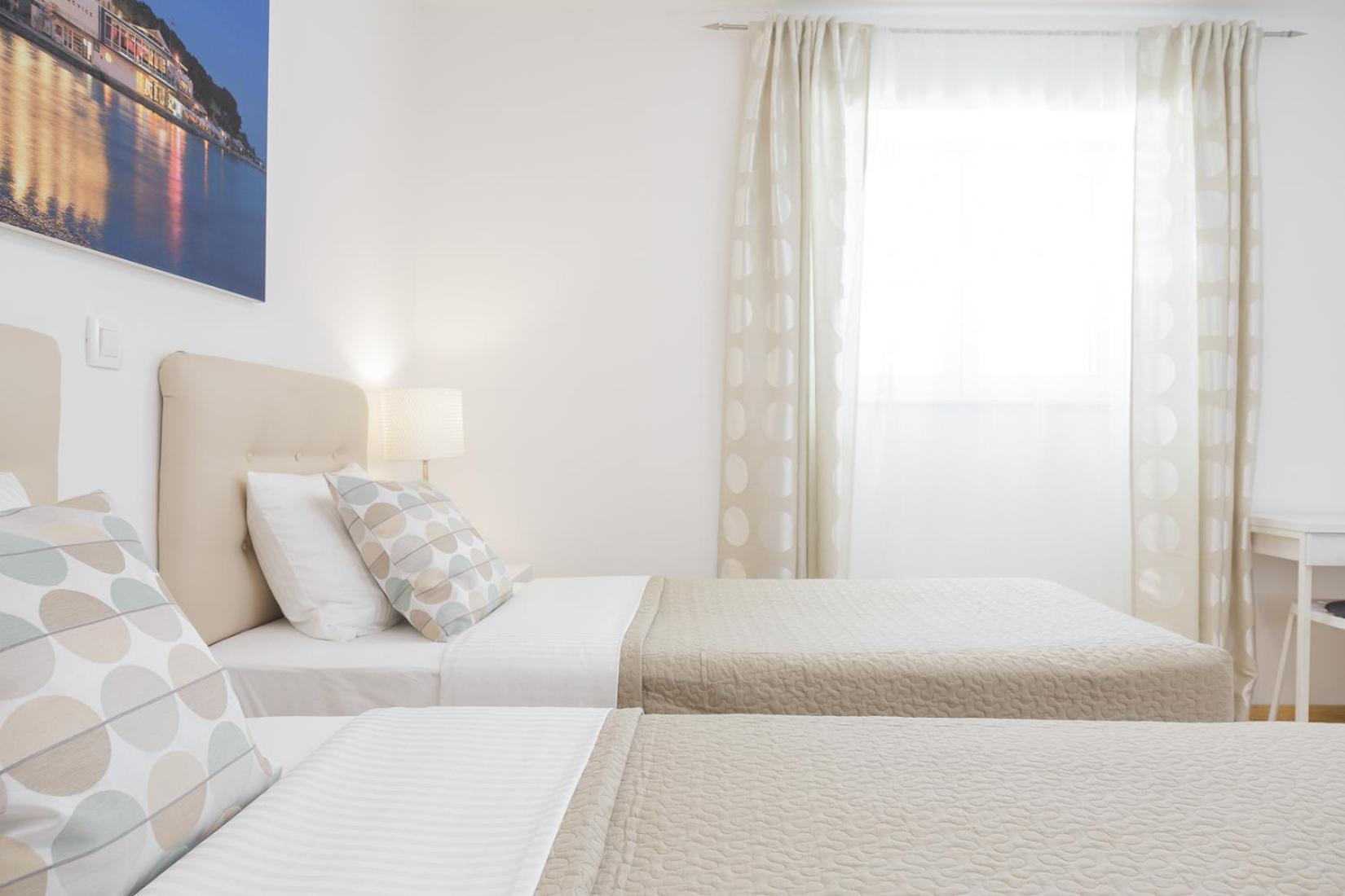 Holiday Home Aspalathos - With Free Parking, Near The Beach, A Few Minutes' Walking Distance To The Unesco Palace Split Bagian luar foto