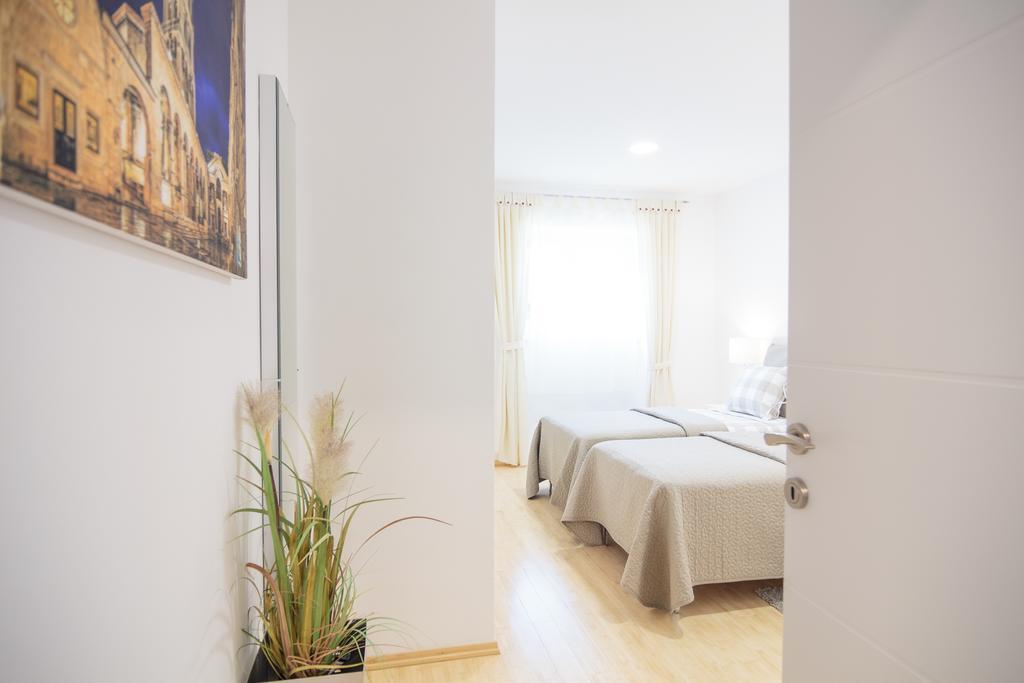 Holiday Home Aspalathos - With Free Parking, Near The Beach, A Few Minutes' Walking Distance To The Unesco Palace Split Bagian luar foto