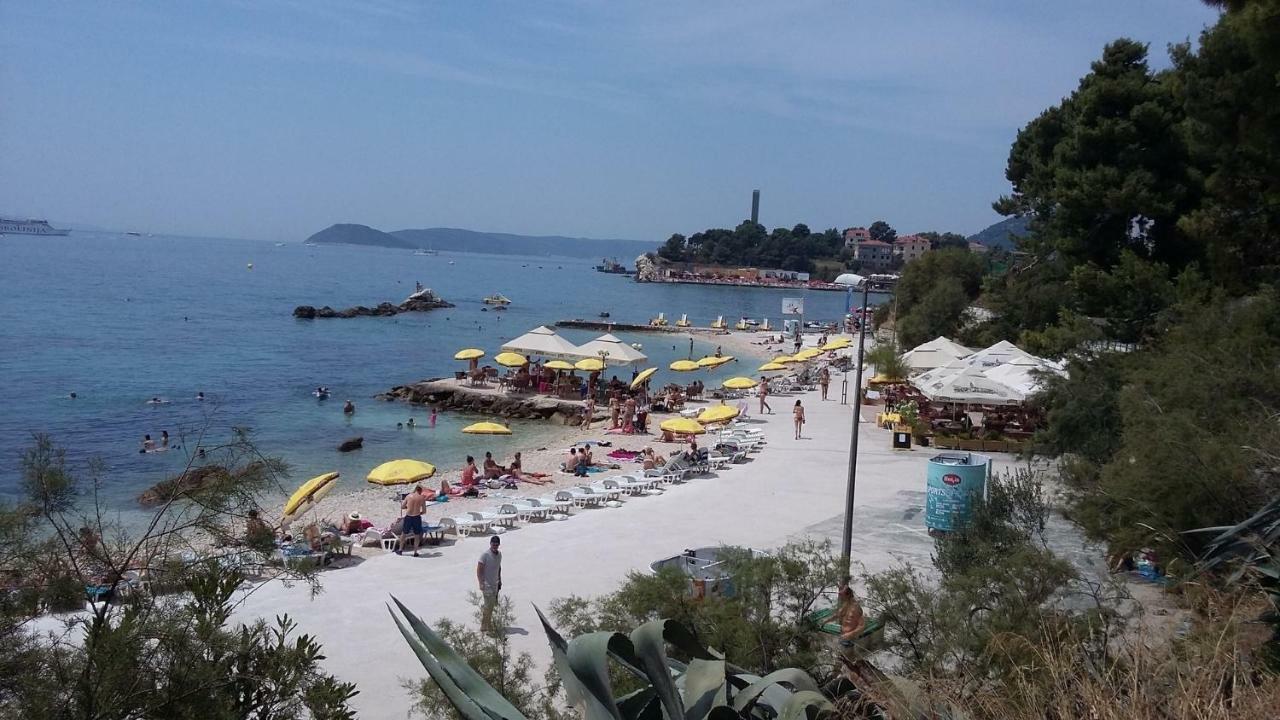 Holiday Home Aspalathos - With Free Parking, Near The Beach, A Few Minutes' Walking Distance To The Unesco Palace Split Bagian luar foto